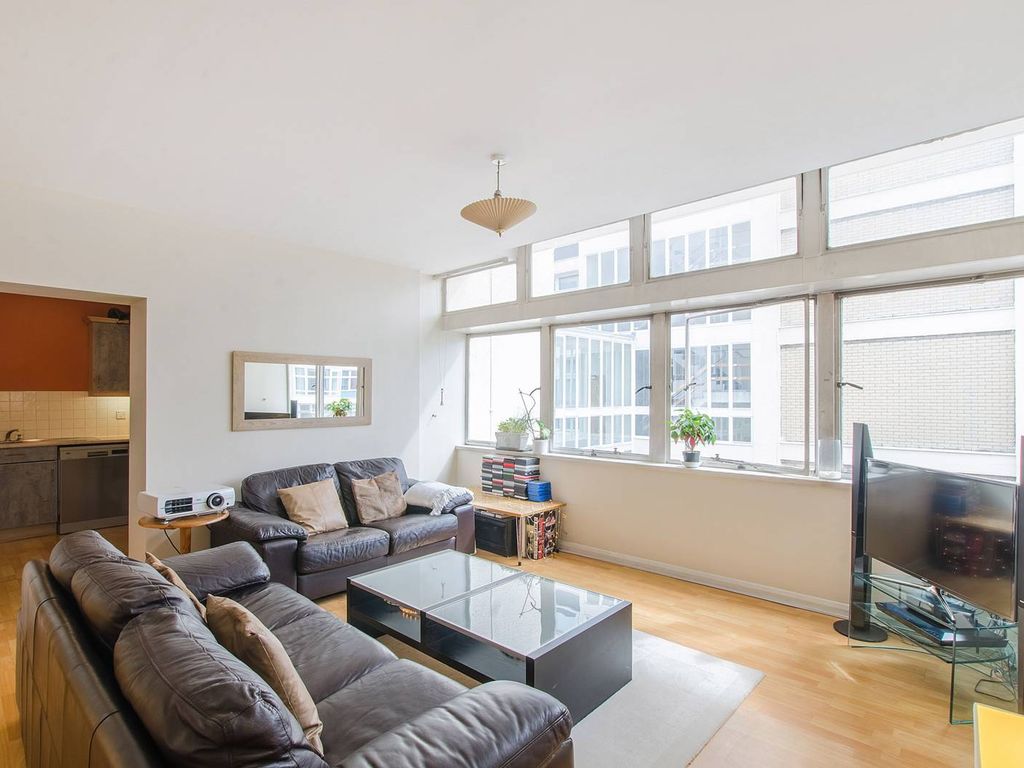 3 bed flat to rent in Newington Causeway, Elephant And Castle, London