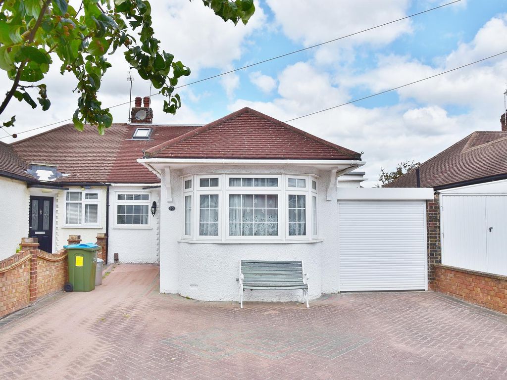 4 bed bungalow for sale in Villiers Avenue, Twickenham TW2 Zoopla