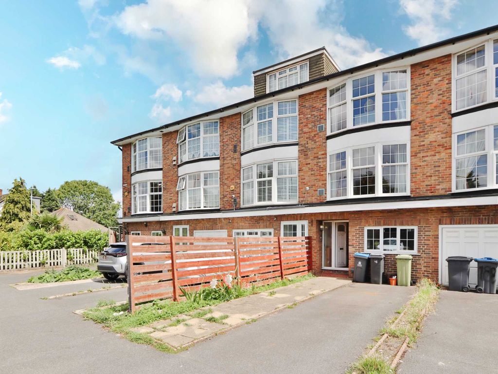 4 bed town house to rent in Malden Road, New Malden KT3, £2,600 pcm