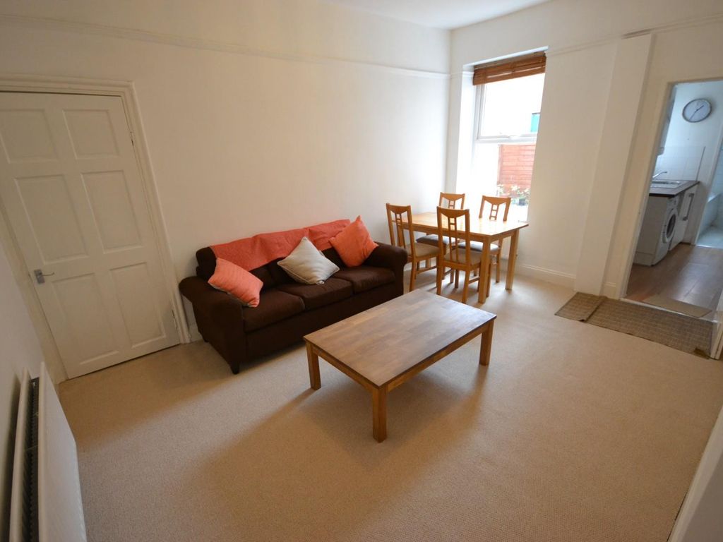 2 bed flat to rent in Dilston Road, Arthurs Hill, Newcastle Upon Tyne