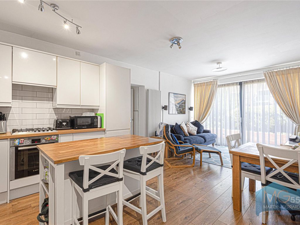 Travers House, 127 Dalmeny Ave N7