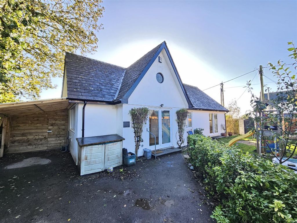 3 bed detached bungalow for sale in Park Lane, Bere Alston, Yelverton