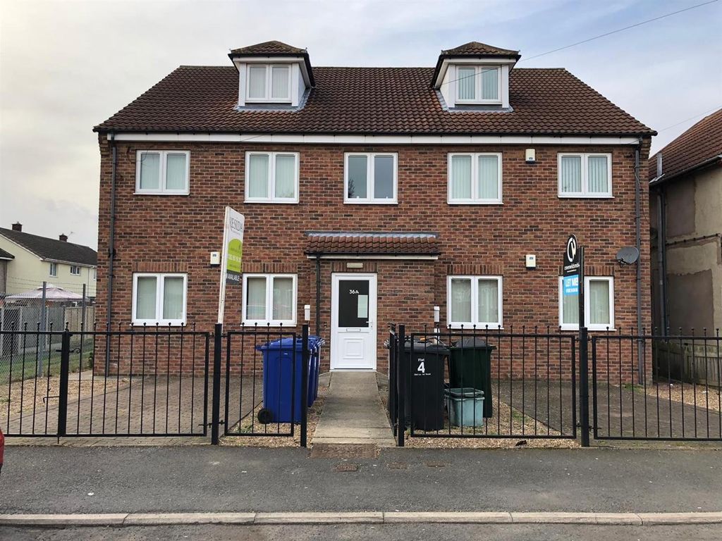 2 bed flat to rent in Laurel Road, Armthorpe, Doncaster DN3, £650 pcm