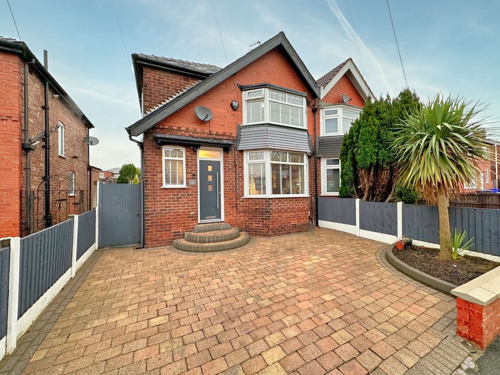 3 bed semidetached house for sale in Branksome Drive, Salford M6, £