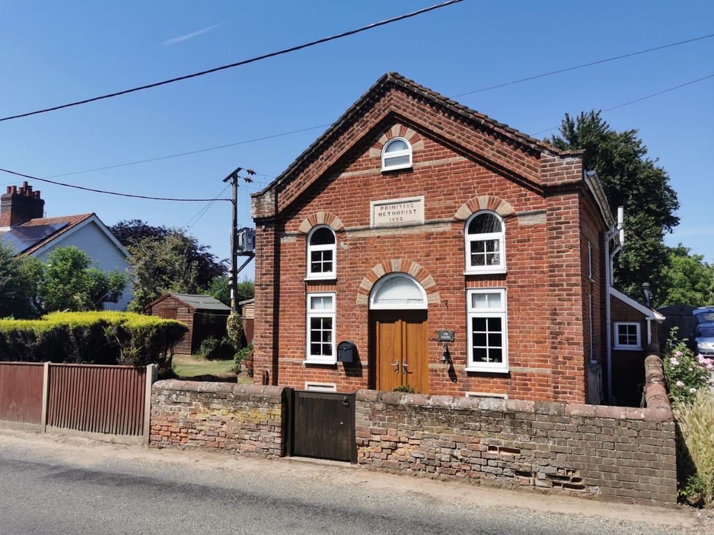 3 bed detached house for sale in Aylsham Road, Felmingham, North