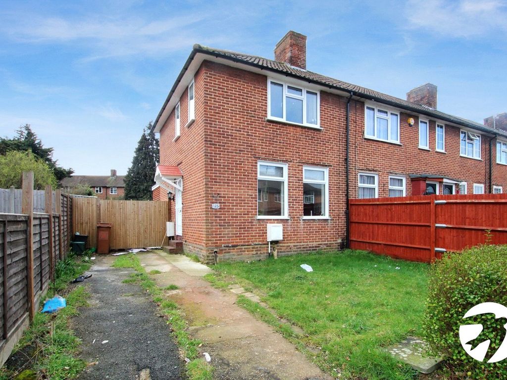 2 bed end terrace house for sale in Framlingham Crescent, London SE9