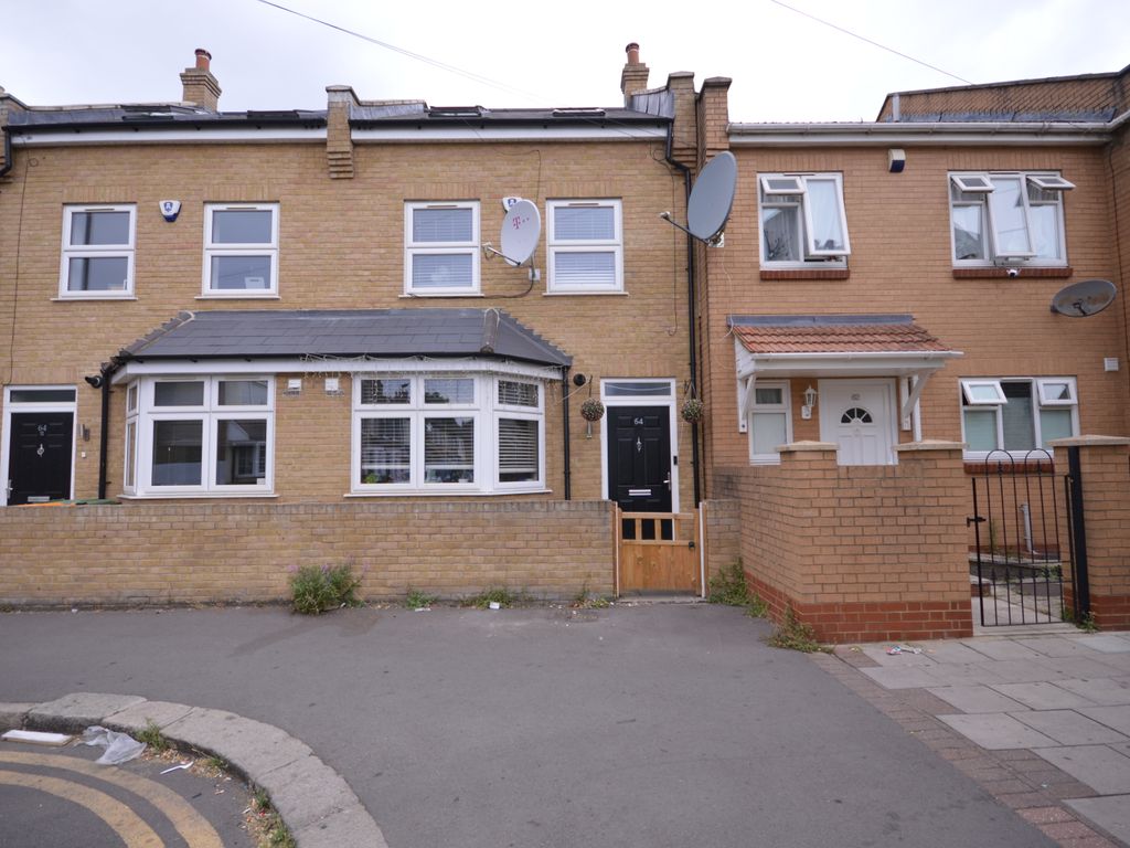 4 bed terraced house for sale in Pretoria Road, London E16 Zoopla