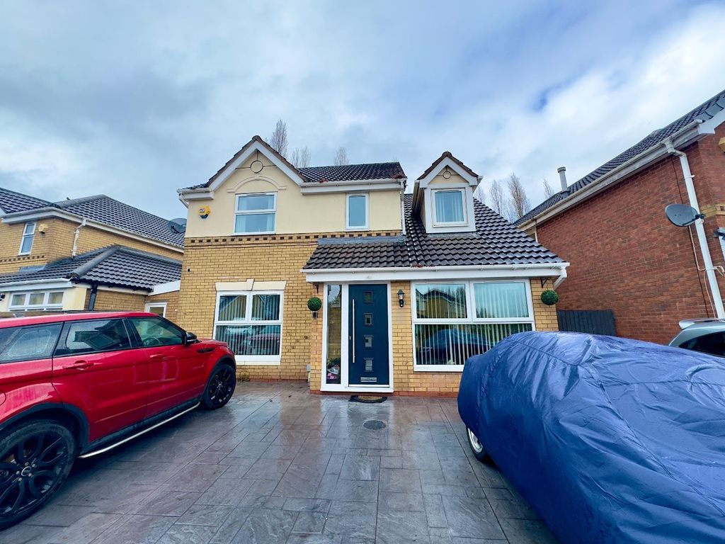 5 bed detached house for sale in Constantine Way, Bilston
