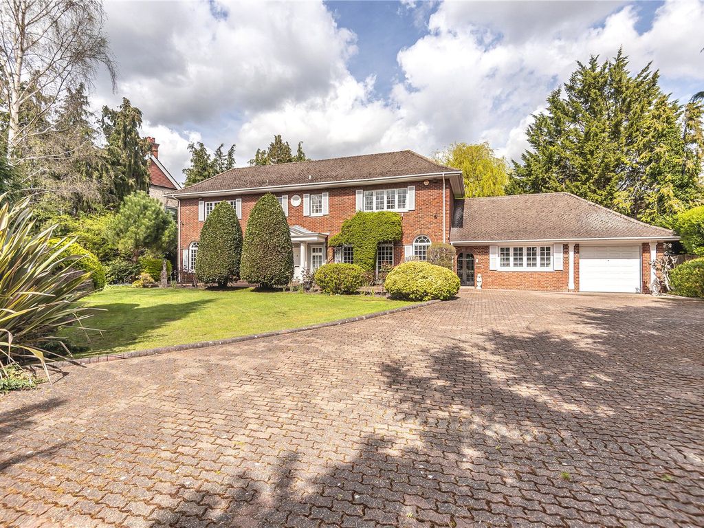 6 bed detached house for sale in Green Lane, Northwood, Hillingdon HA6