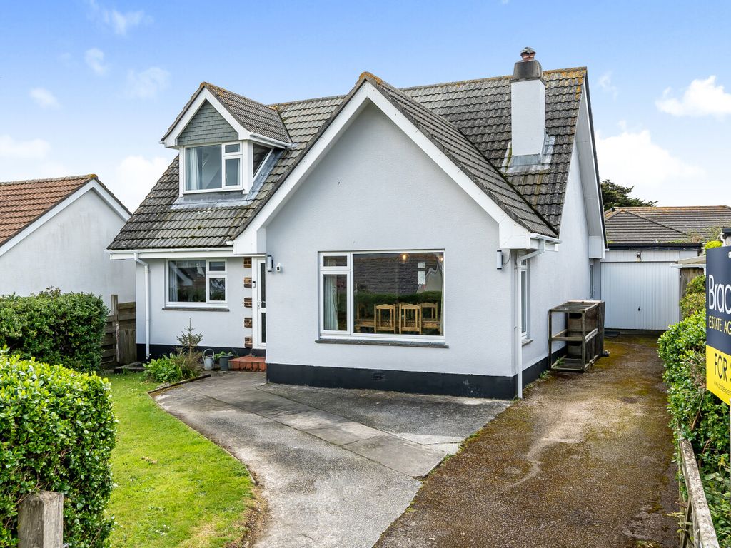 3 bed bungalow for sale in Laflouder Fields, Mullion, Helston, Cornwall