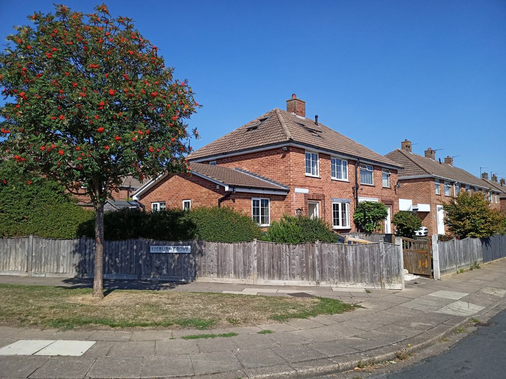 4 bed semidetached house for sale in Edge Avenue, Scartho, Grimsby