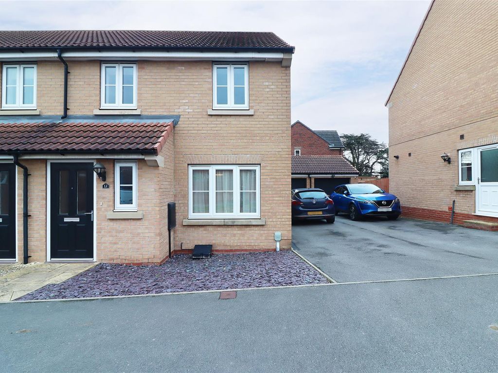 3 bed semidetached house for sale in Holly Drive, Hessle HU13, £