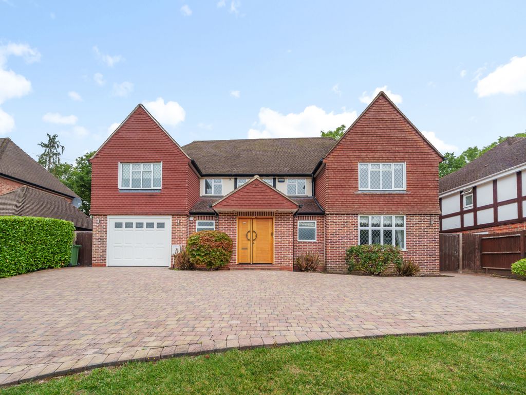 6 bed detached house for sale in Howards Wood Drive, Gerrards Cross