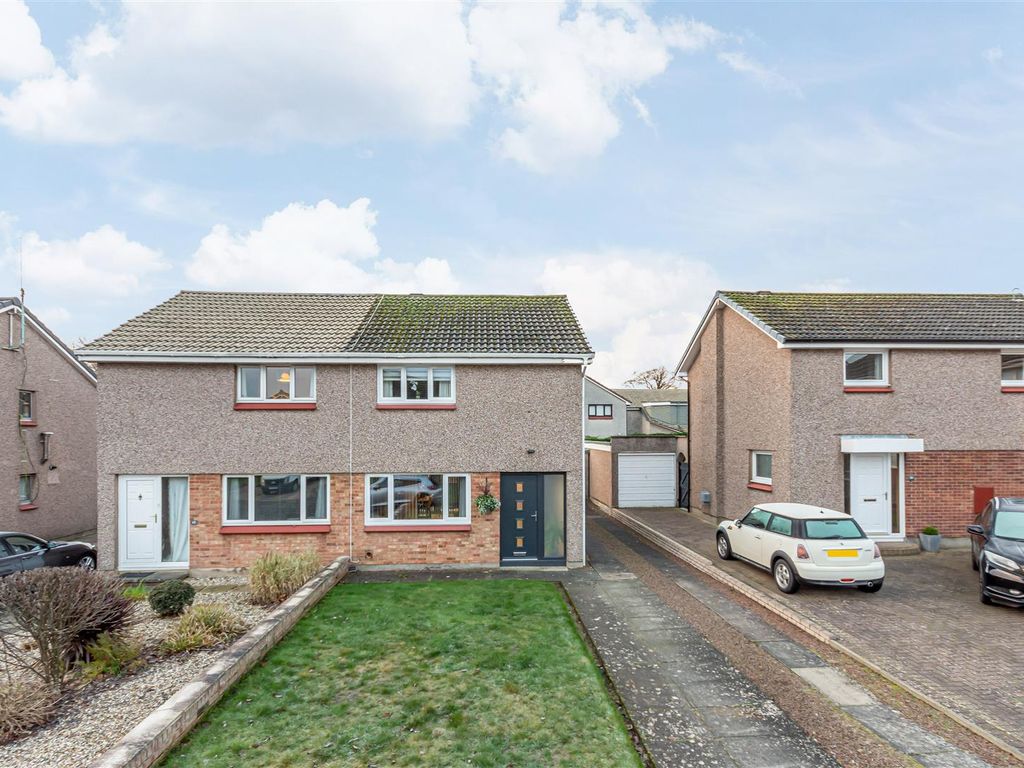 2 bed semidetached house for sale in 17 Dunvegan Court, Crossford KY12