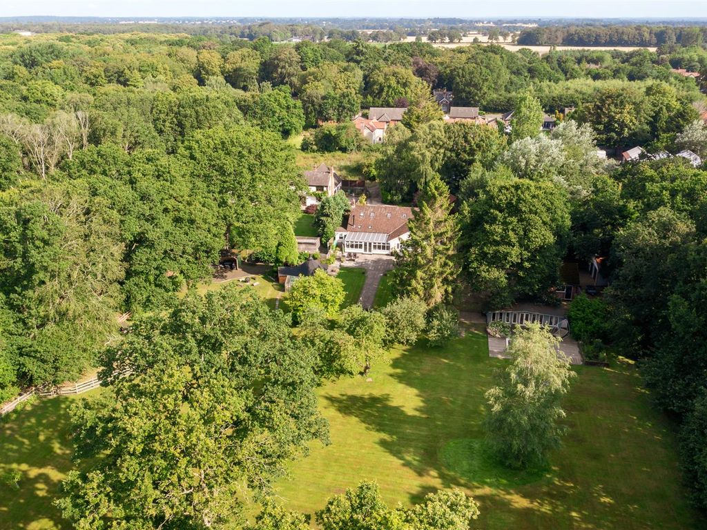 6 bed detached house for sale in Waterloo Road, Hainford, Norwich NR10