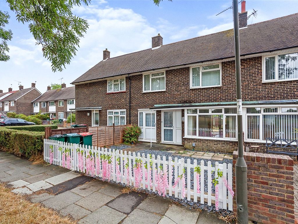 3 bed terraced house for sale in Collier Row, Crawley RH10 Zoopla