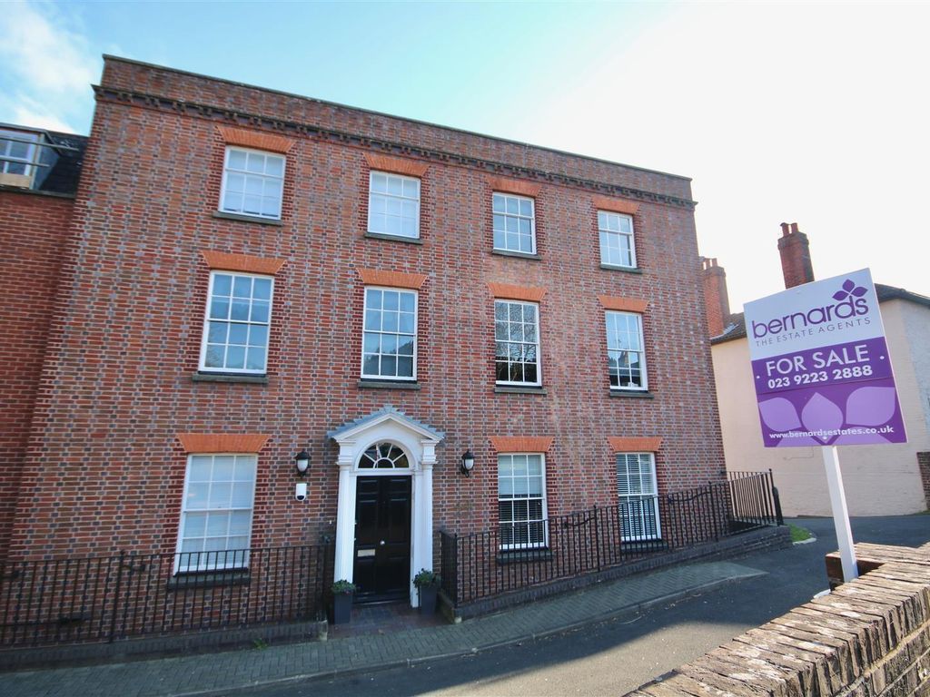 1 bed flat to rent in High Street, Fareham PO16, £1,000 pcm Zoopla