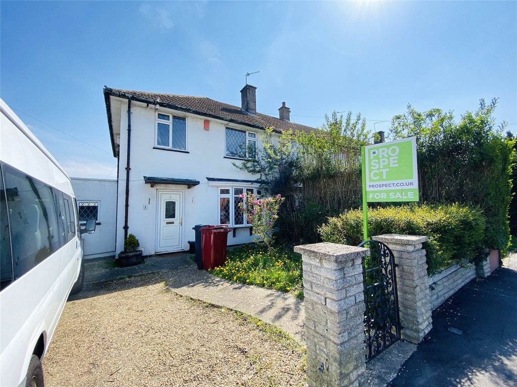 3 bed end terrace house for sale in Blandford Road, Reading, Berkshire