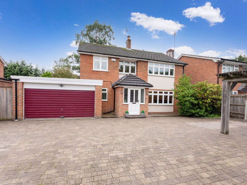 4 bed detached house for sale in Reading Road, Winnersh RG41, £800,000 Zoopla
