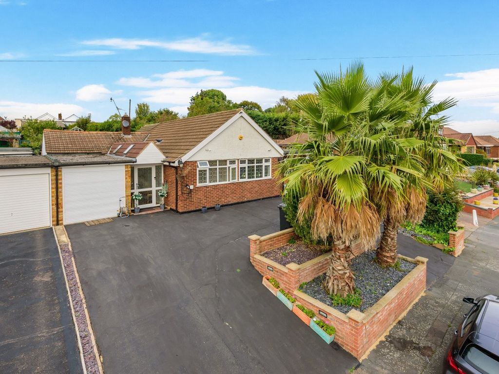 3 bed bungalow for sale in Shooters Drive, Nazeing, Waltham Abbey