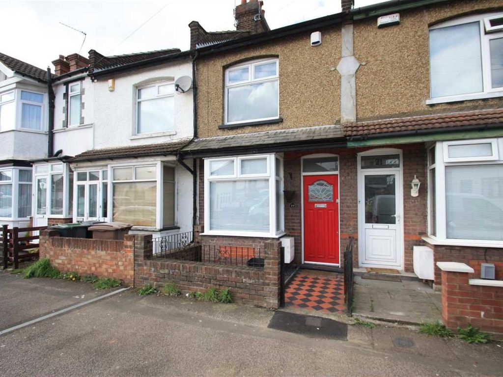 2 bed terraced house to rent in Turners Road South, Luton LU2, £1,195