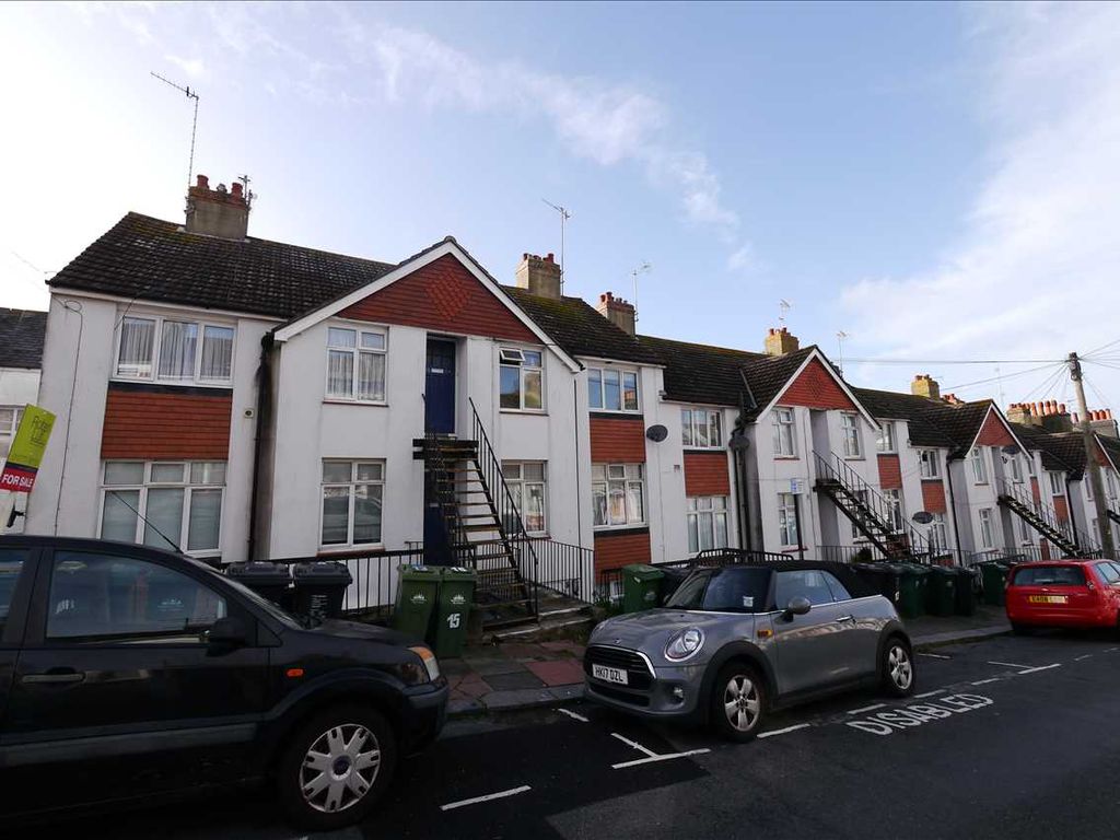 1 bed flat to rent in Bonchurch Road, Brighton BN2, £1,100 pcm Zoopla