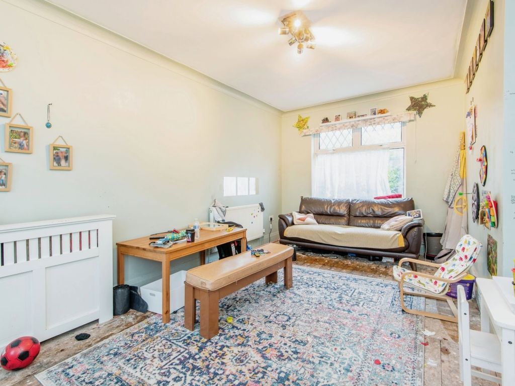 3 bed semidetached house for sale in Cooks Wood Road, Sheffield S3, £