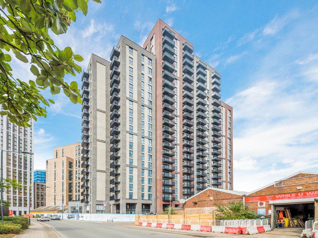 2 bed flat to rent in North End Road, Wembley, London HA9 Zoopla