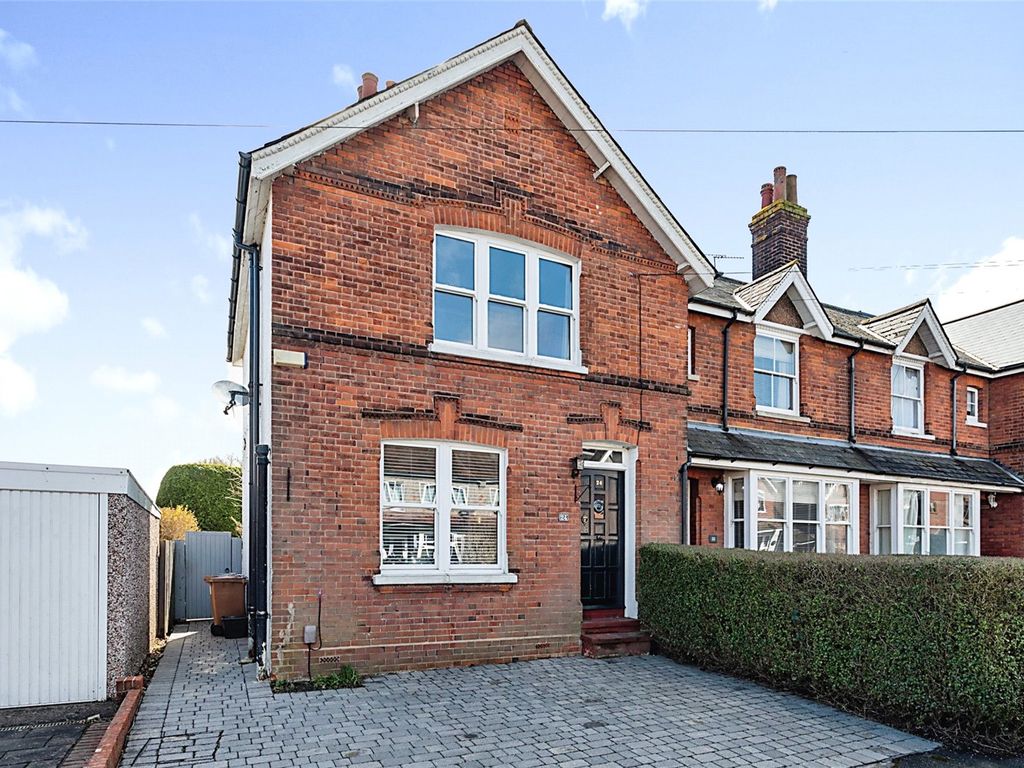 3 bed detached house for sale in Bourne Road, Merstham, Redhill RH1