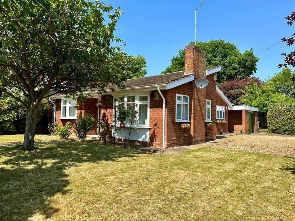 2 bed bungalow for sale in Billing Road East, Northampton NN3, £410,000