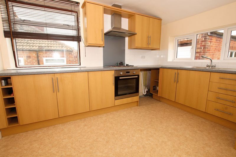 2 bed semidetached bungalow to rent in Hunley Avenue, Brotton