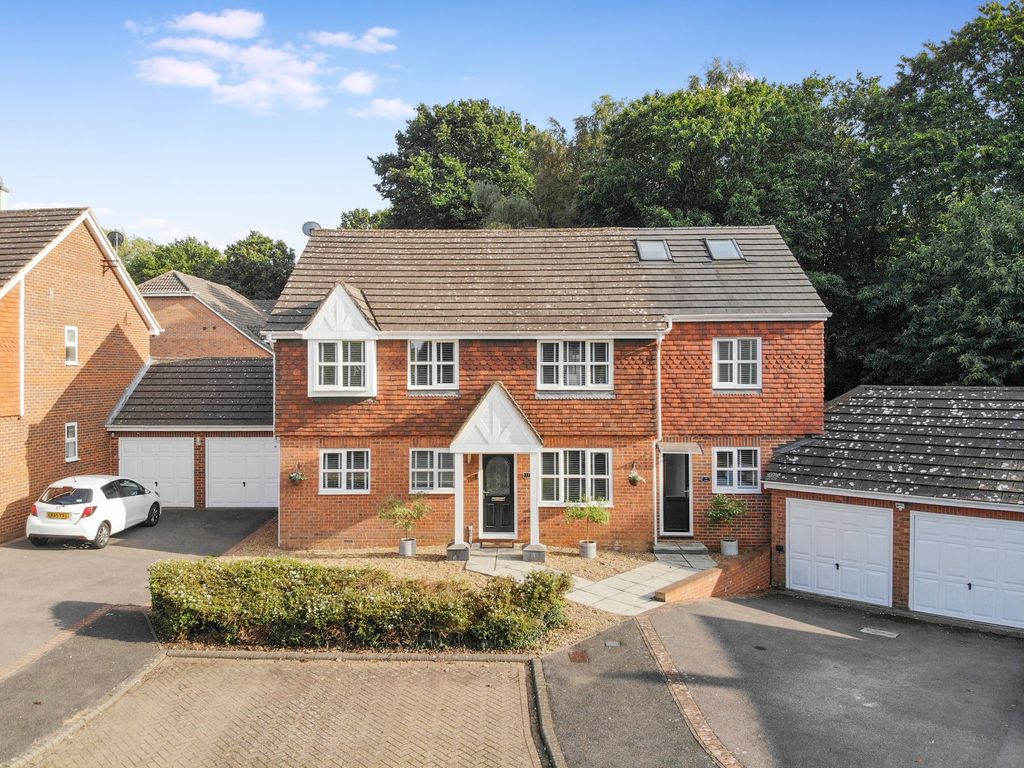 6 bed detached house for sale in Marquis Drive, Hempstead ME7, £835,000 Zoopla