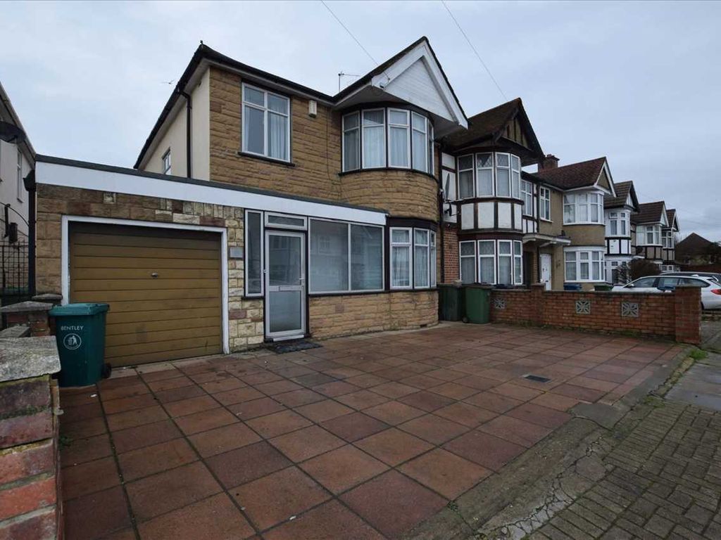 4 bed semidetached house for sale in Prestwood Avenue, Queensbury