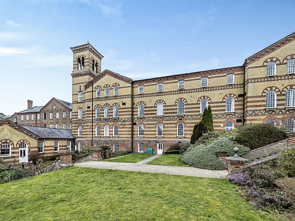 2 bed flat for sale in Park West, Southdowns Park, Haywards Heath RH16