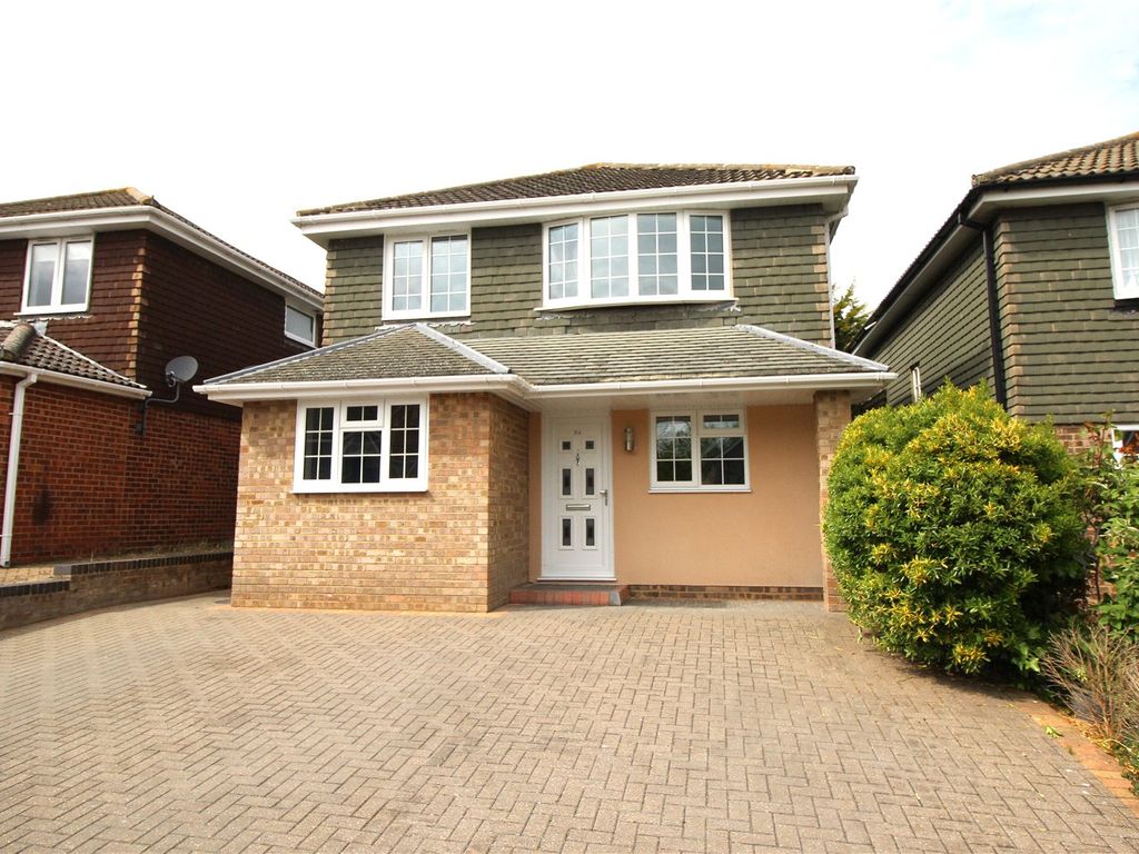 4 bed detached house to rent in Trinder Way, Wickford SS12, £1,900 pcm