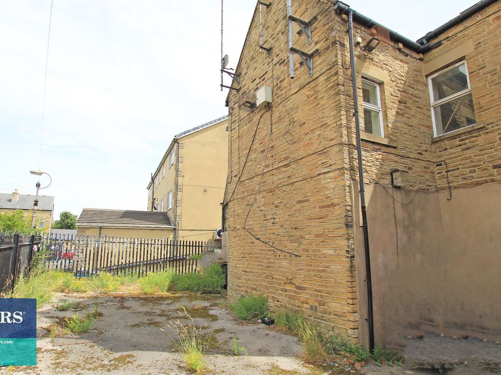 1 bed flat to rent in Leeds Road, Bradford, West Yorkshire BD3 Zoopla