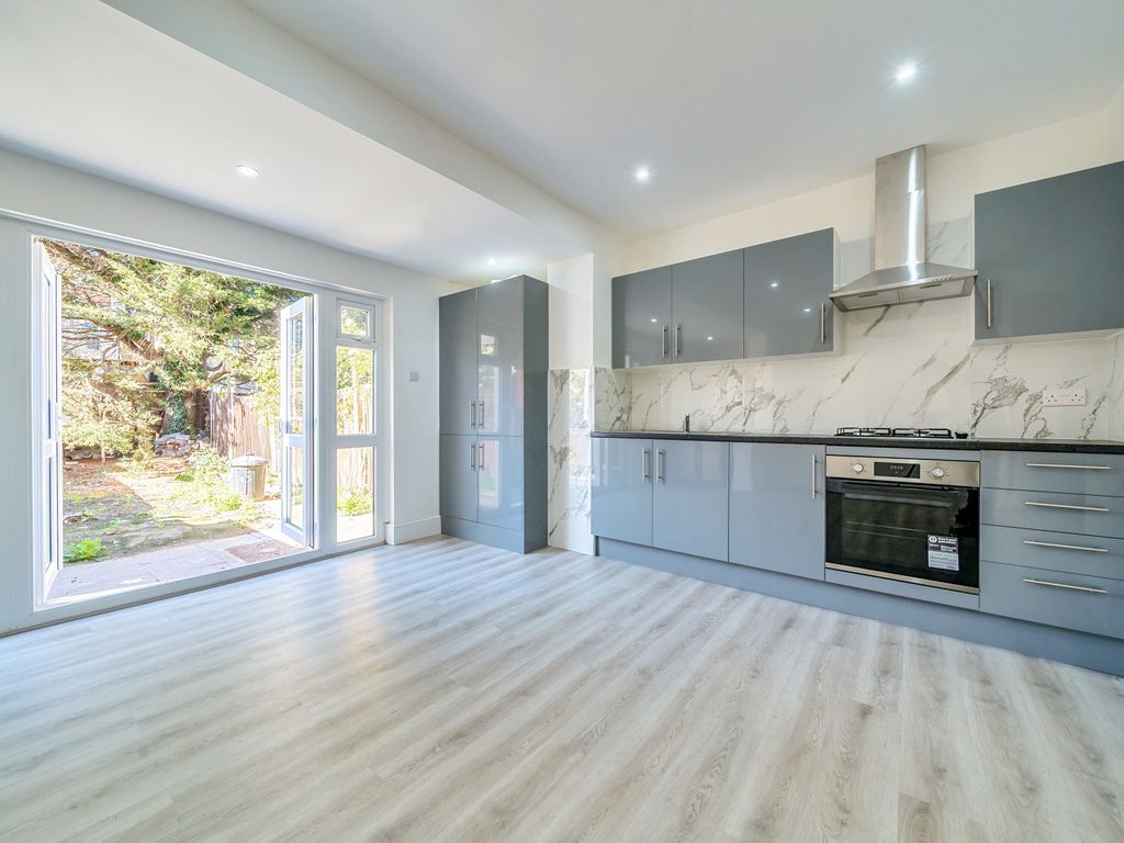 3 bed terraced house to rent in Caithness Road, Mitcham, Surrey CR4, £