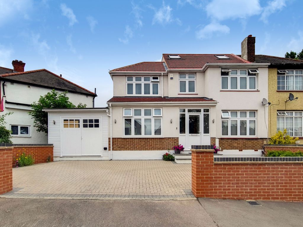 5 bed semidetached house for sale in Duncroft, London SE18 Zoopla