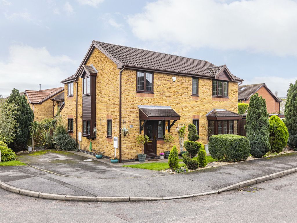 4 bed detached house for sale in Holmewood Drive, Giltbrook NG16, £