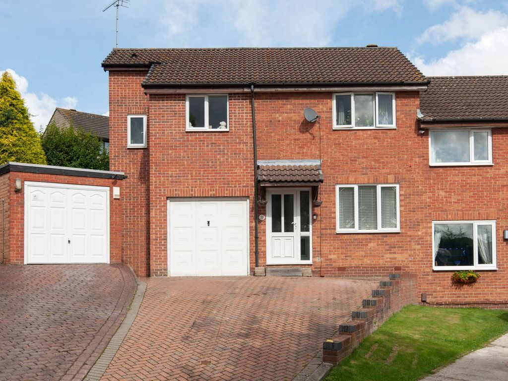 4 bed semidetached house for sale in Thorpefield Close, Thorpe Hesley