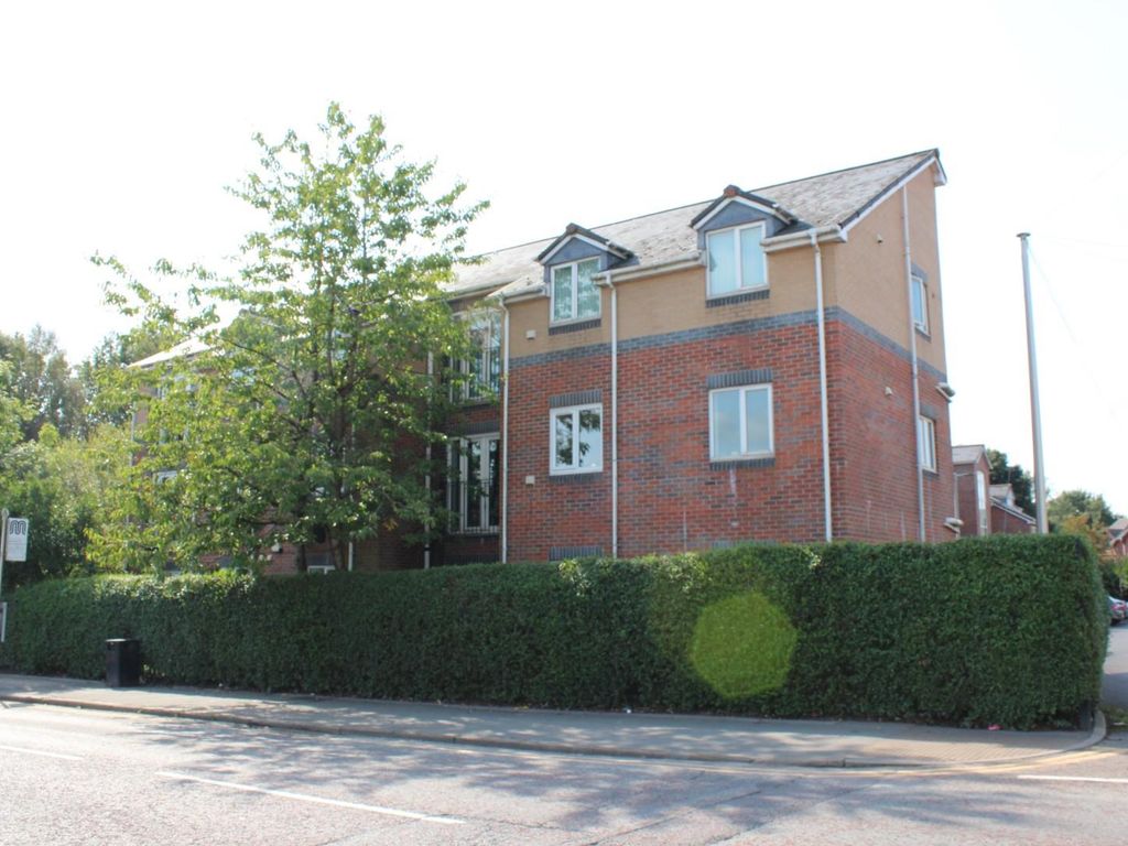 2 bed flat to rent in Stanley Road, Worsley, Manchester M28 Zoopla