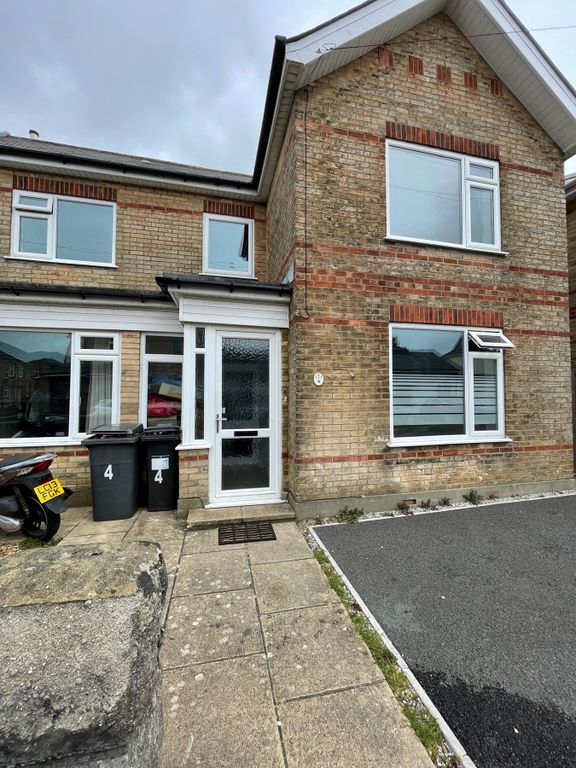 5 bed semidetached house to rent in Parker Road, Bournemouth, Winton