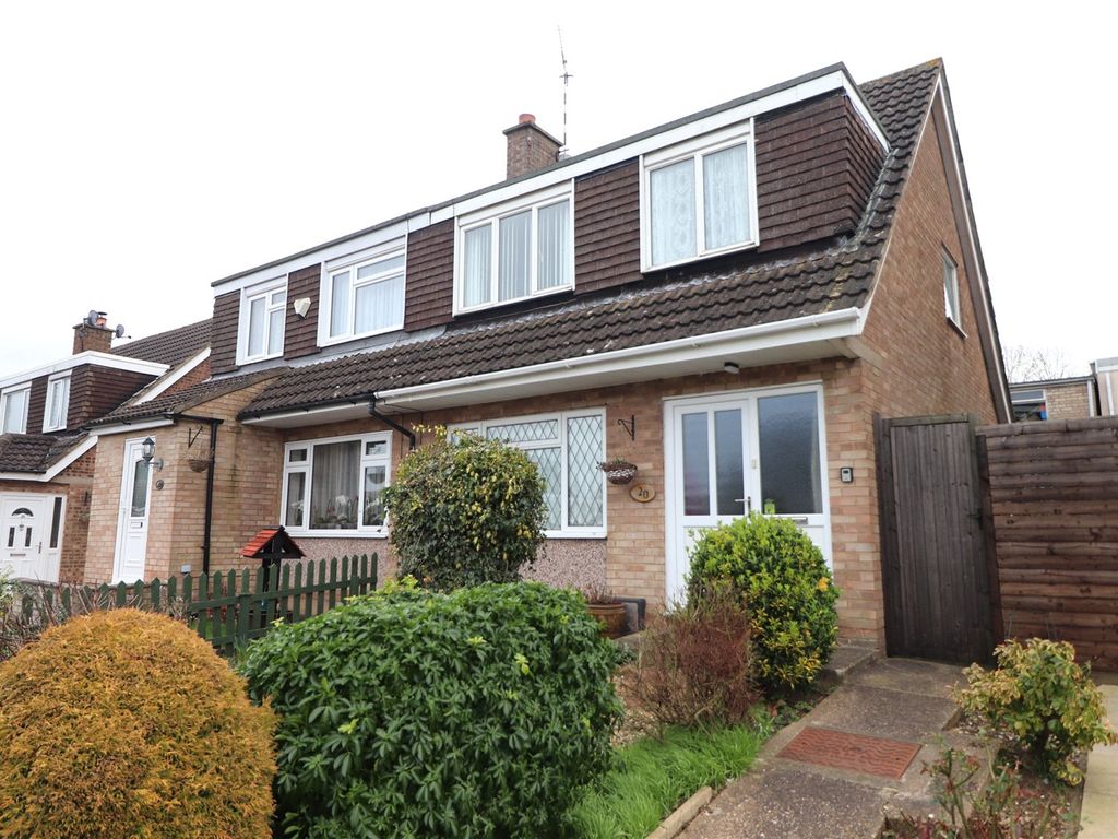 3 bed semidetached house for sale in St Andrews Drive, Daventry