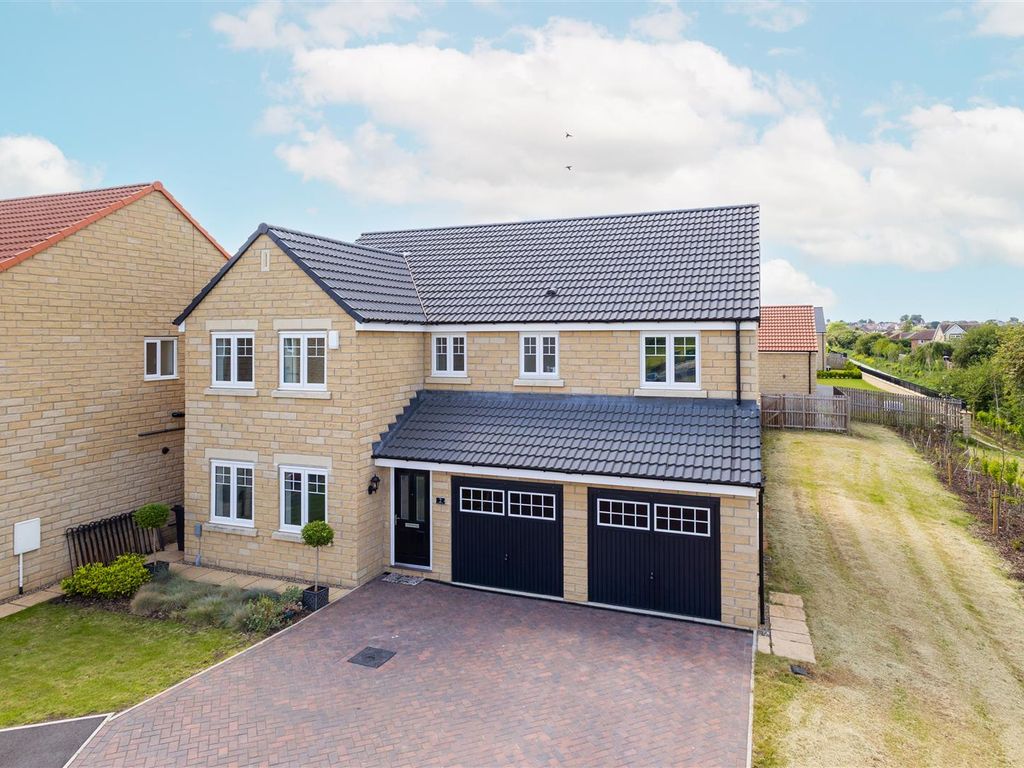 5 bed detached house for sale in Damson Drive, Sherburn In Elmet, Leeds