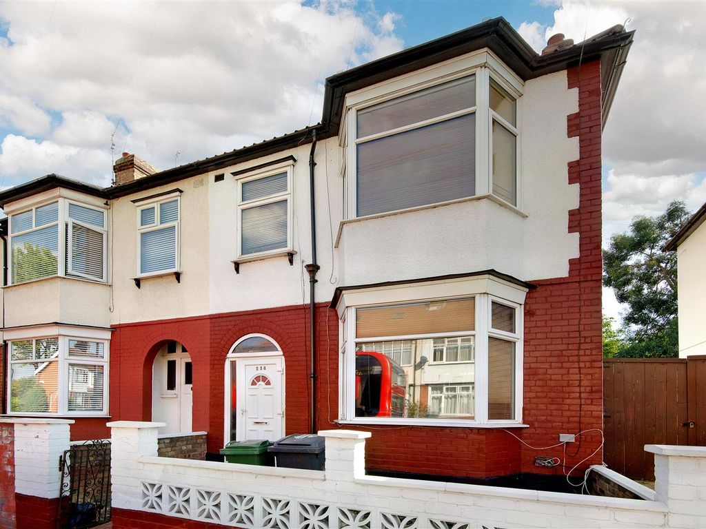 3 bed end terrace house for sale in Fulbourne Road, London E17 Zoopla