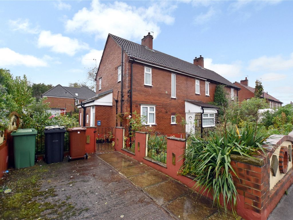 2 bed semidetached house for sale in The Nooks, Gildersome, Morley