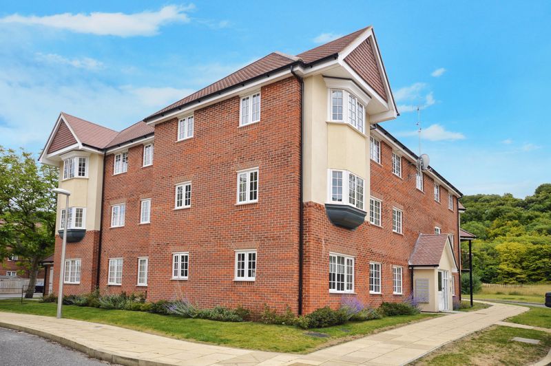 2 bed flat for sale in Scarlett Avenue, Wendover, Aylesbury HP22 Zoopla