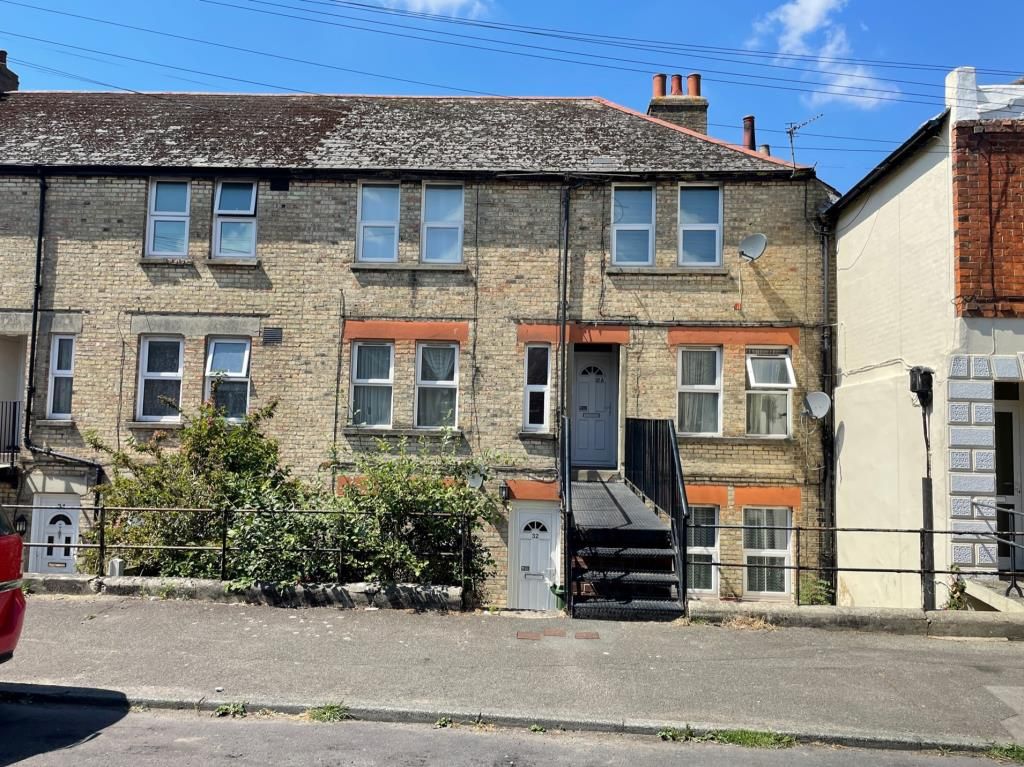 6 bed block of flats for sale in 32 Broomfield Road, Cheriton