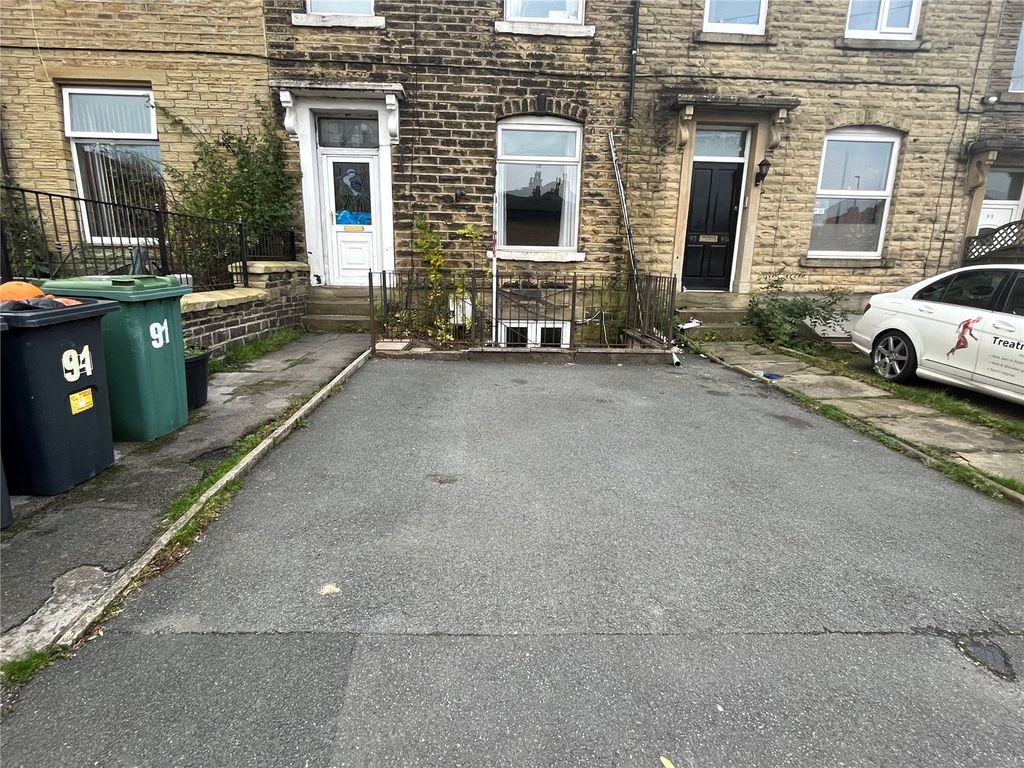 Cleveland Road, Huddersfield HD1