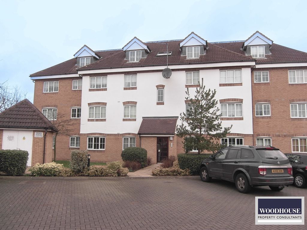 2 bed flat to rent in Grandmill Place, High Street, Cheshunt EN8 Zoopla